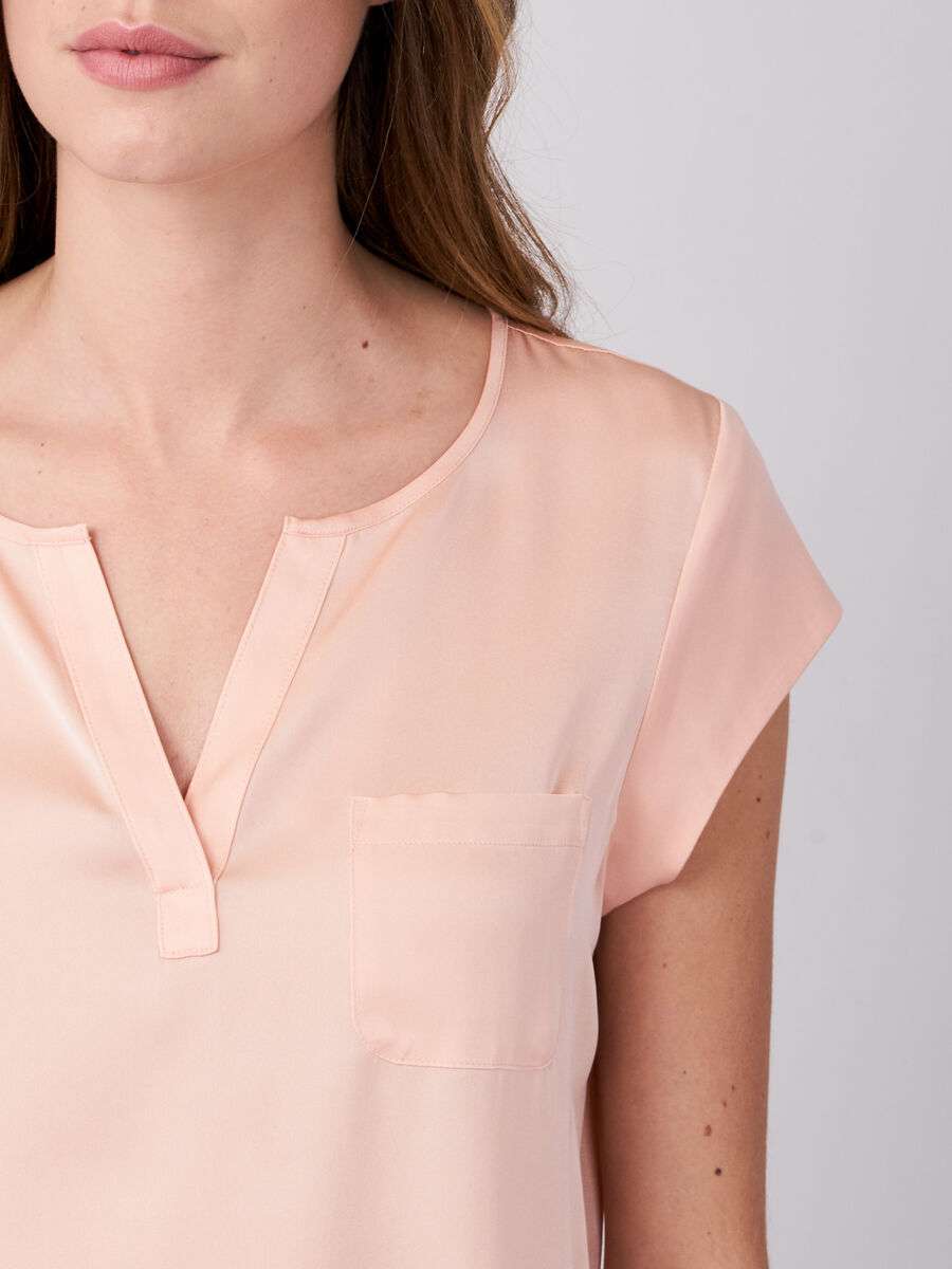 Short-sleeved silk top with pocket image number 219