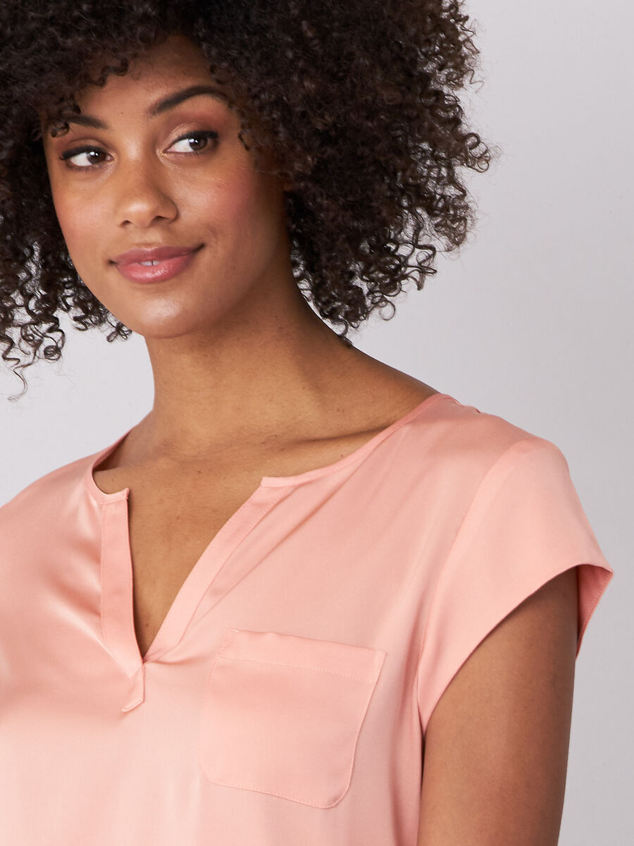 Short-sleeved silk top with pocket image number 222