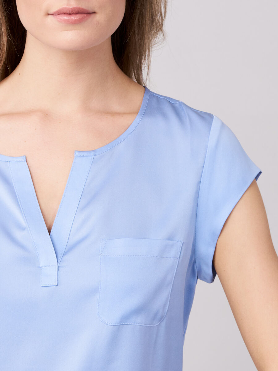 Short-sleeved silk top with pocket image number 230