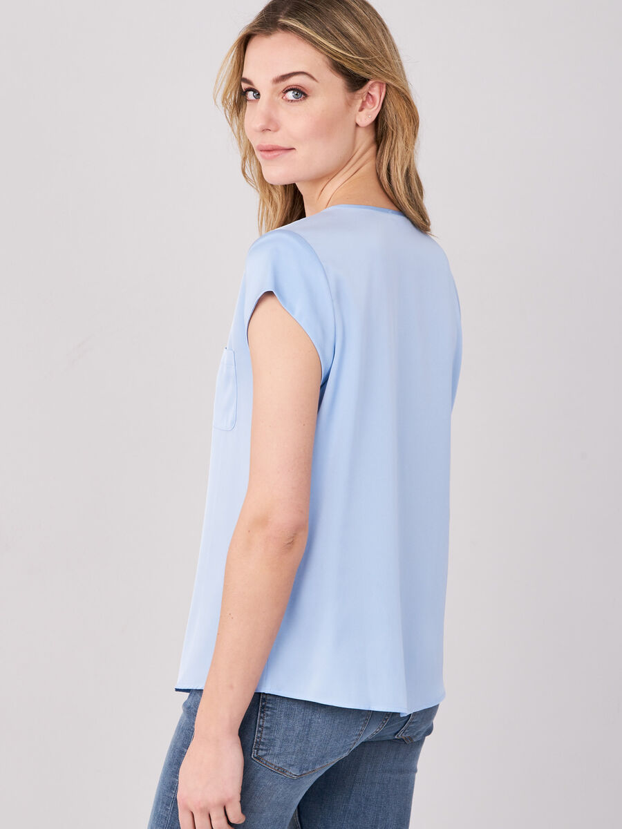 Short-sleeved silk top with pocket image number 234
