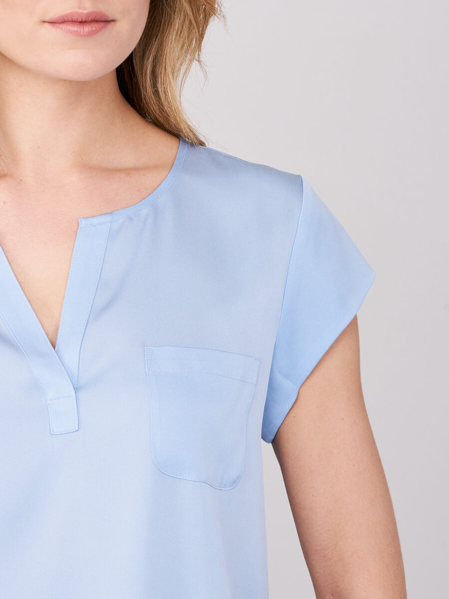Short-sleeved silk top with pocket image number 235