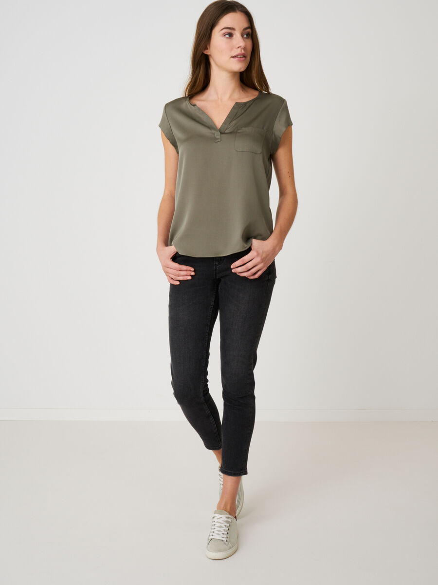 Short-sleeved silk top with pocket image number 244