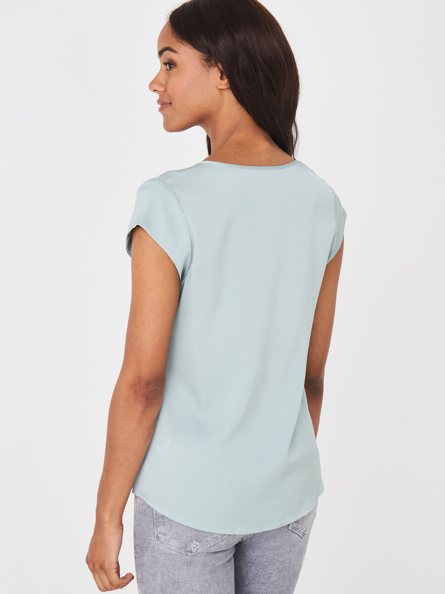 Short-sleeved silk top with pocket image number 254