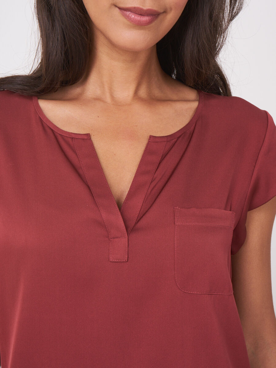 Short-sleeved silk top with pocket image number 263