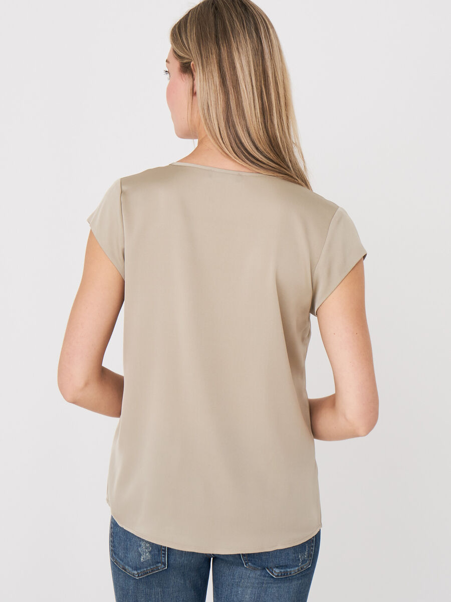 Short-sleeved silk top with pocket image number 274