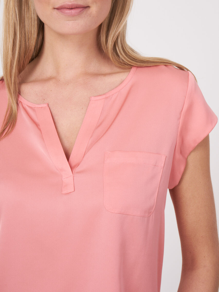 Short-sleeved silk top with pocket image number 287