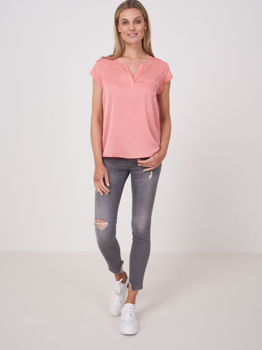 Short-sleeved silk top with pocket image number 288