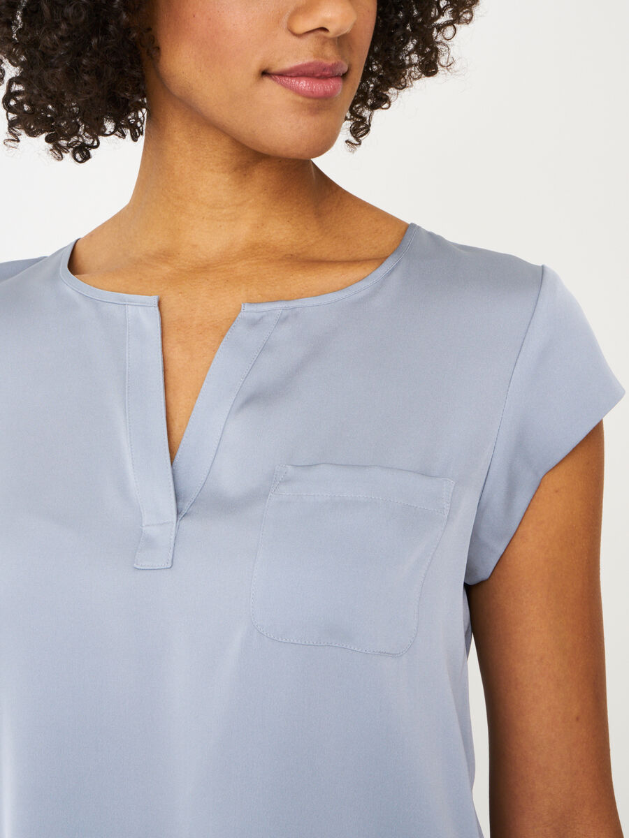 Short-sleeved silk top with pocket image number 295