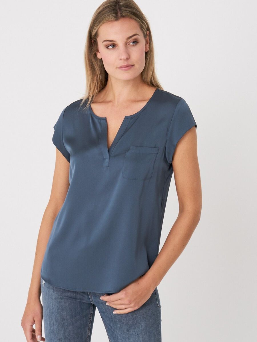 Short-sleeved silk top with pocket image number 297