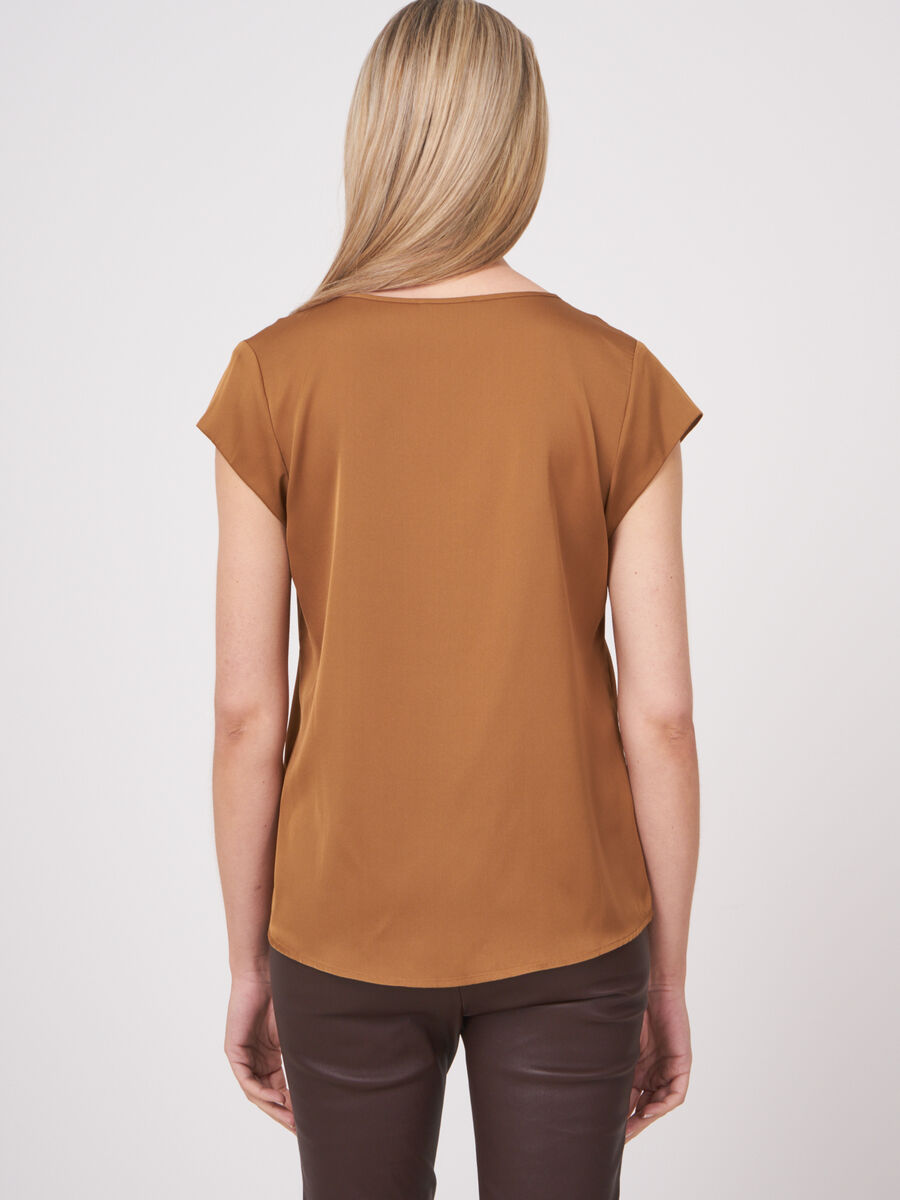 Short-sleeved silk top with pocket image number 306