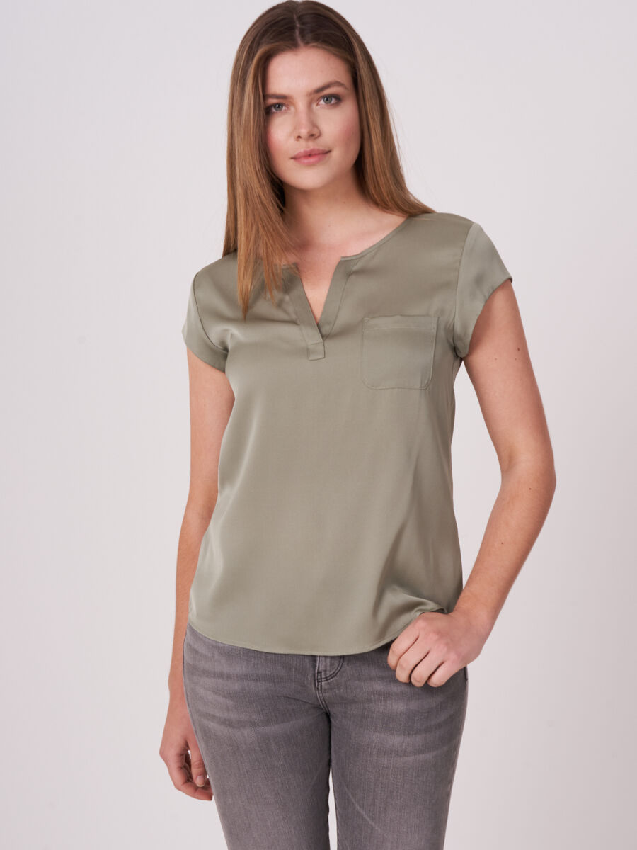 Short-sleeved silk top with pocket image number 309