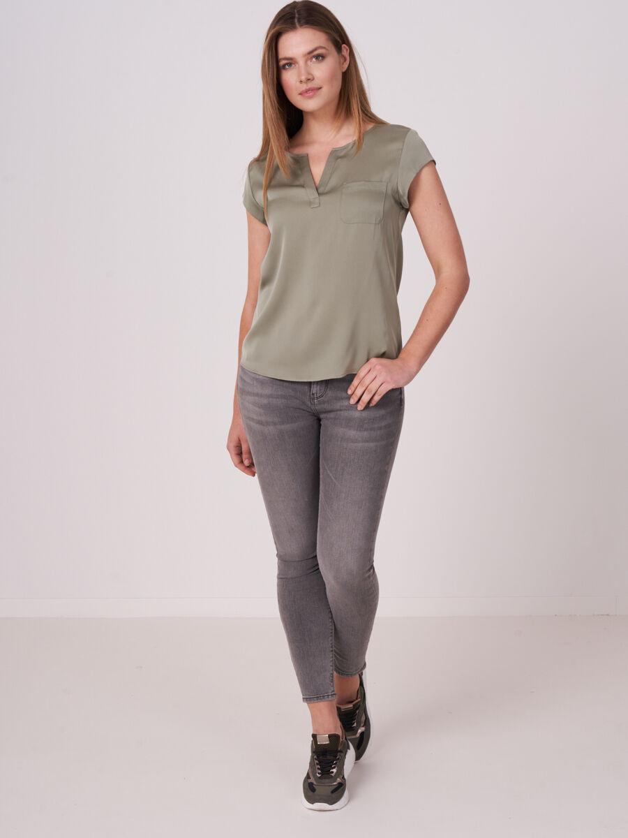 Short-sleeved silk top with pocket image number 312