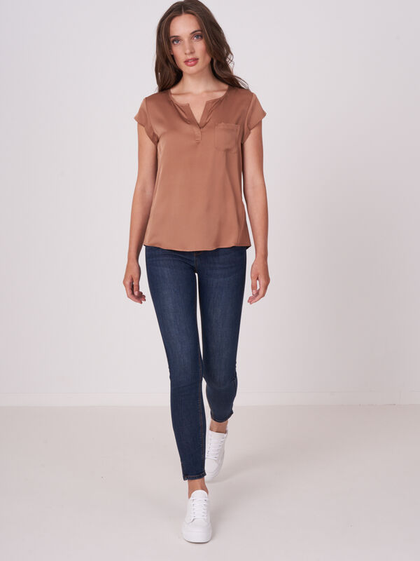 Short-sleeved silk top with pocket image number 3