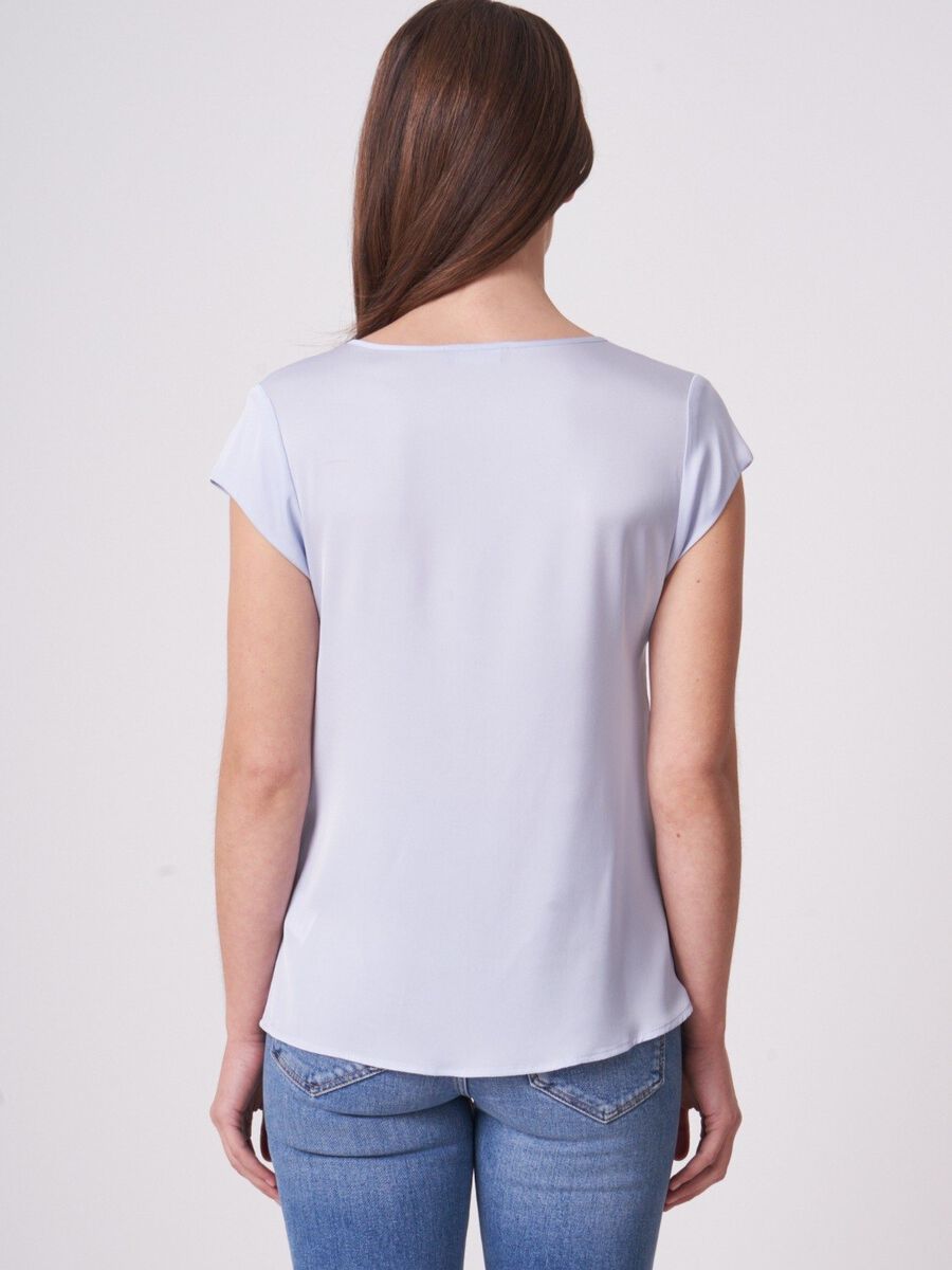 Short-sleeved silk top with pocket image number 330