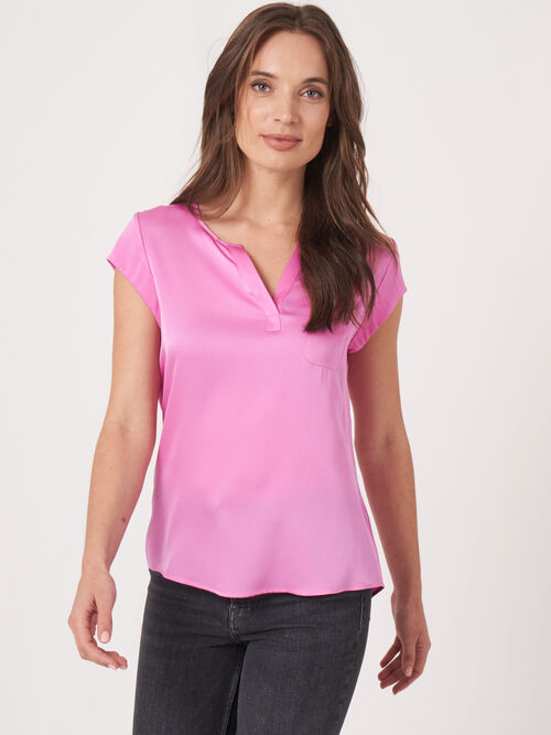 Top avec poche poitrine