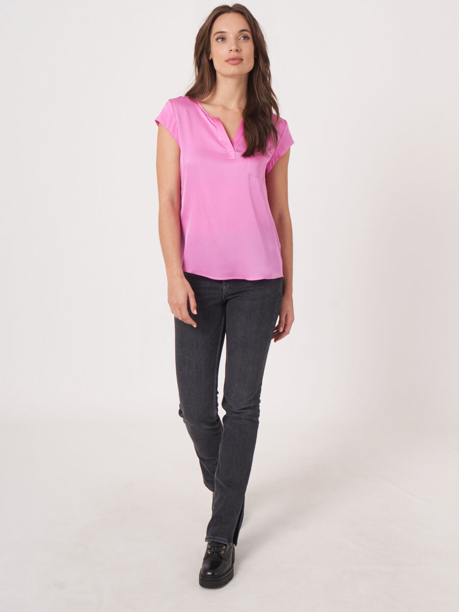 Short-sleeved silk top with pocket image number 348
