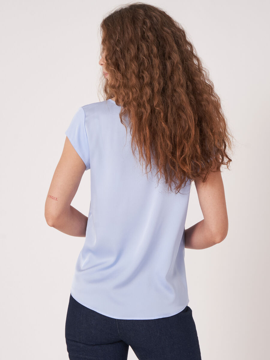 Short-sleeved silk top with pocket image number 350