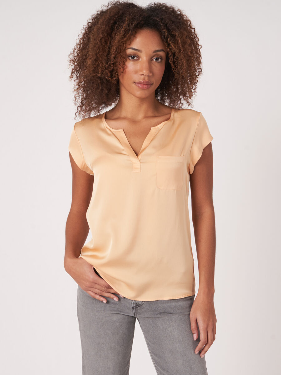 Short-sleeved silk top with pocket image number 0