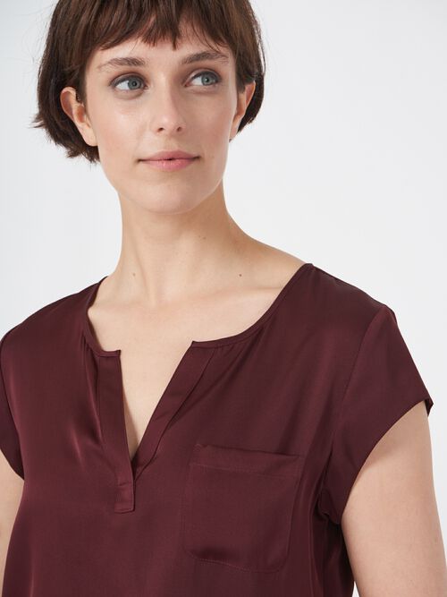 Short-sleeved silk top with pocket