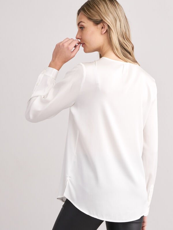 Blouse en soie à col fendu image number 2