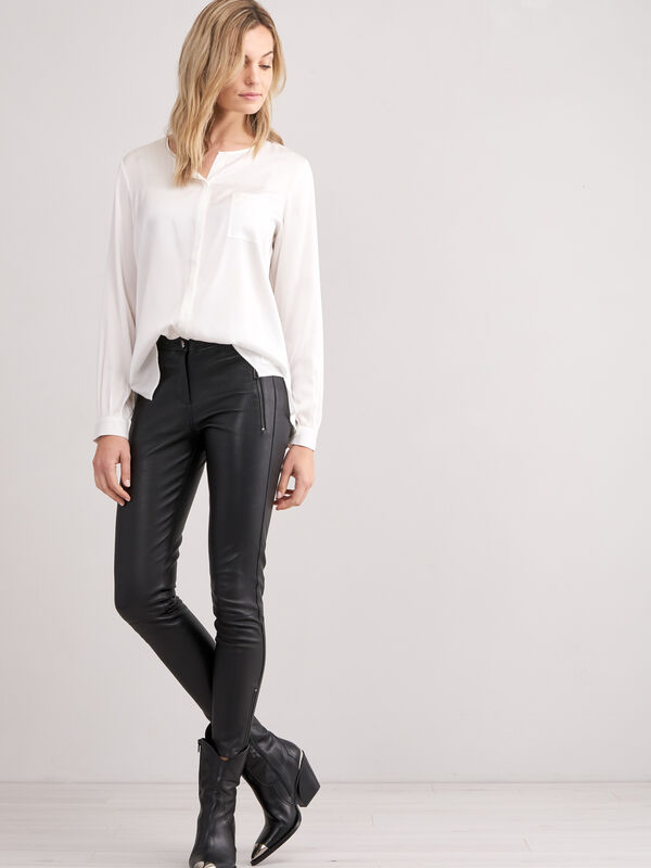 Blouse en soie à col fendu image number 3