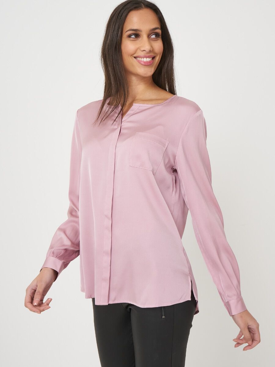 Zijden blouse met split in de hals