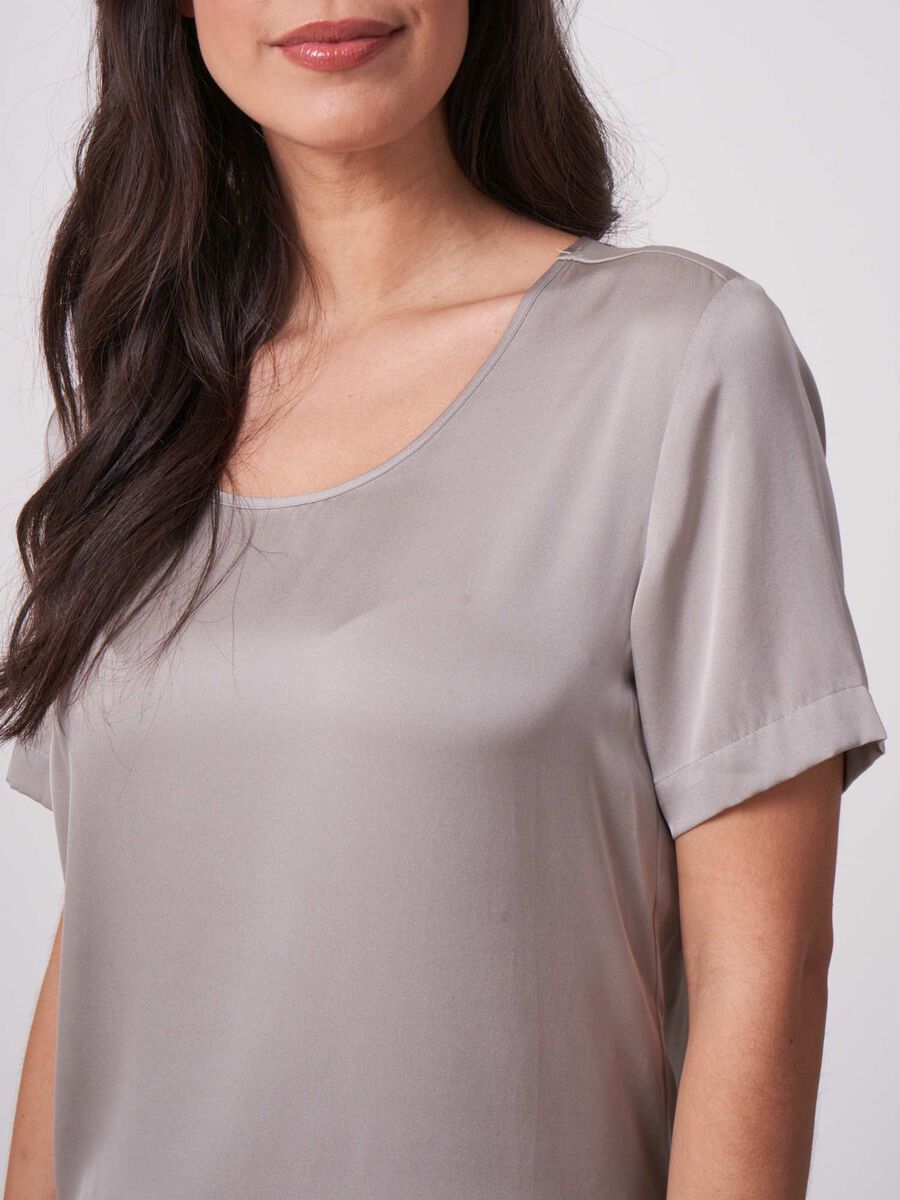 Silk T-shirt image number 2