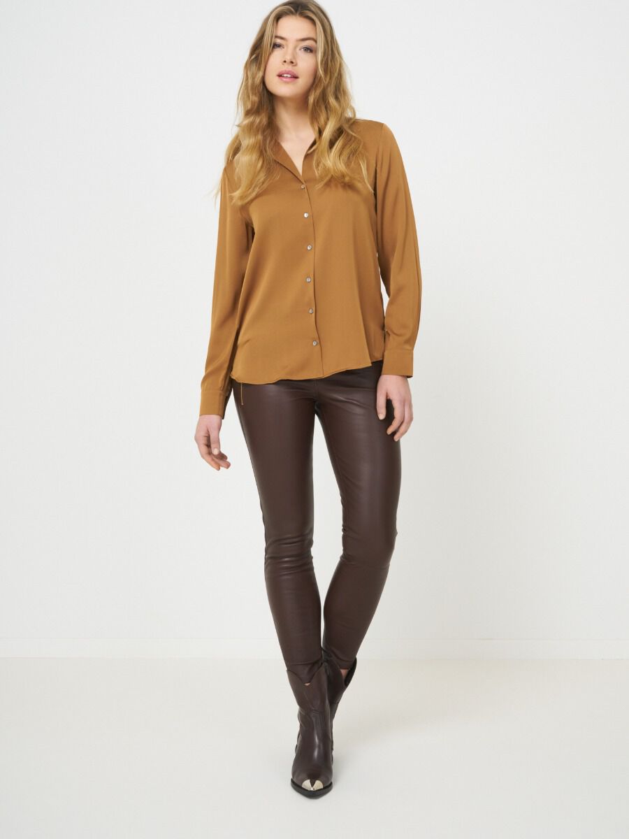 Seidenbluse mit geschlitztem Rundhalsausschnitt image number 3