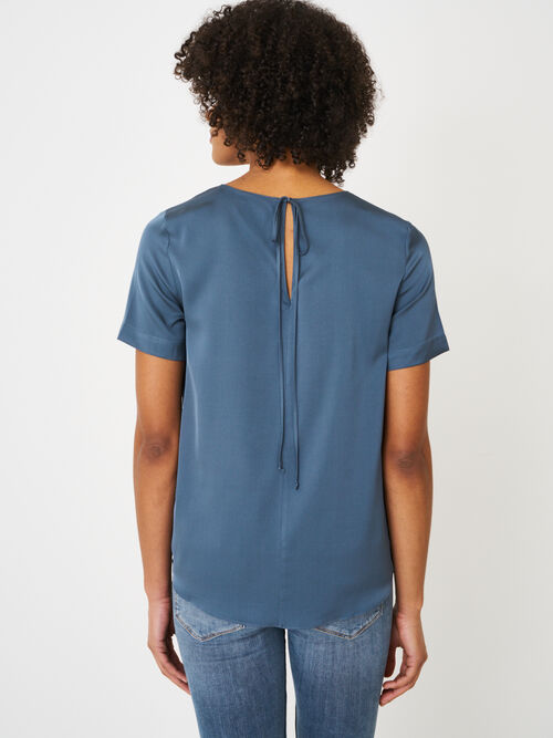Flowy elastic silk top with string tie at back