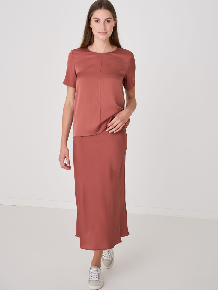 Flowy elastic silk top with string tie at back image number 3