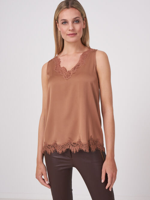 Top mit Spitzendetails aus elastischer Seide
