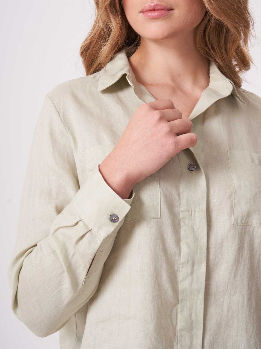 Basic pure linen blouse with breast pockets image number 2