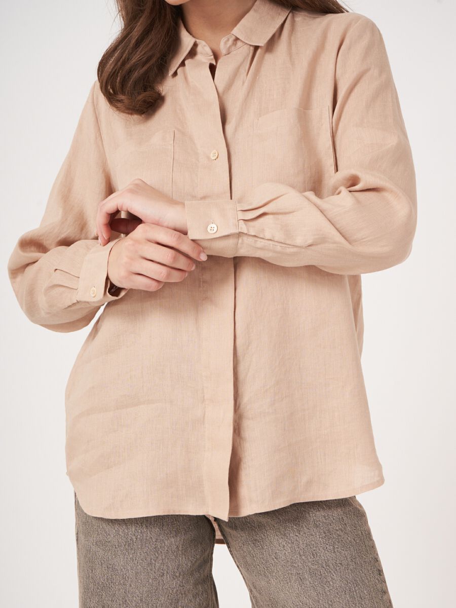 Basic pure linen blouse with breast pockets image number 2