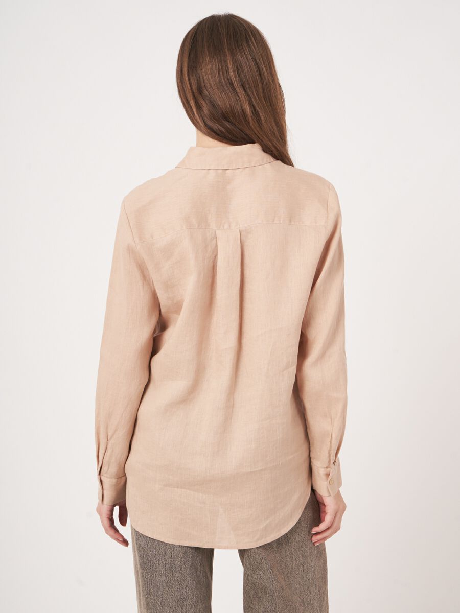 Basic pure linen blouse with breast pockets image number 6