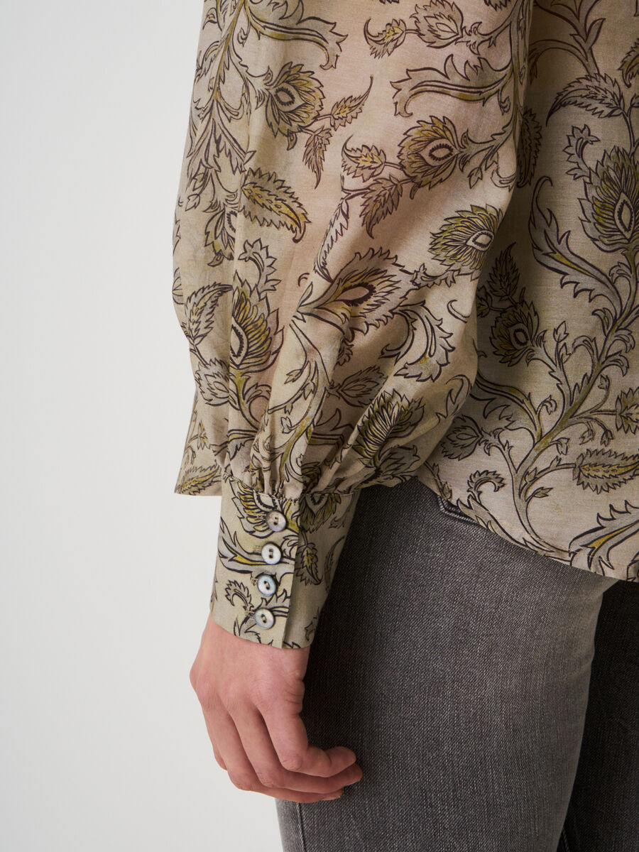 Blouse with long puff sleeves and paisley leaves print image number 2