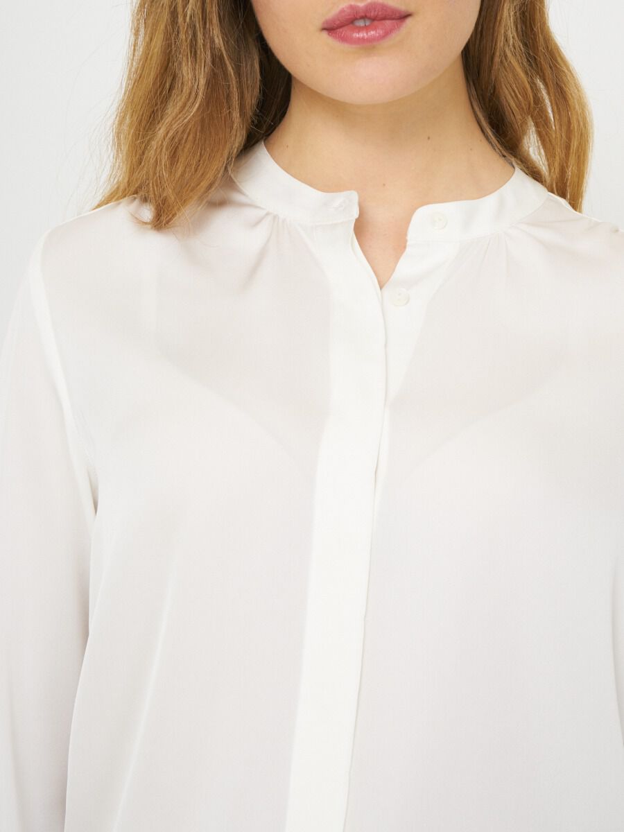 Silk blouse with mandarin collar image number 2
