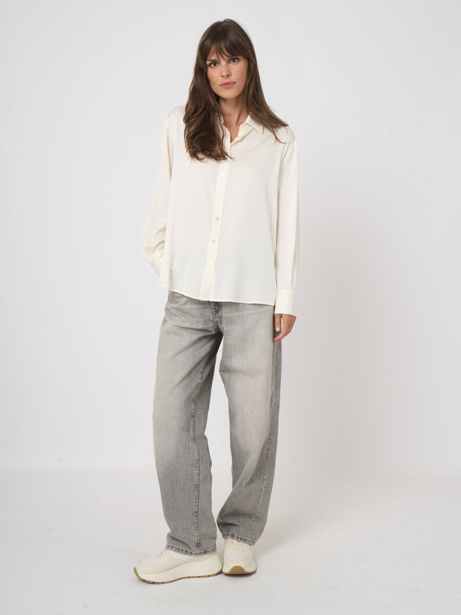 Chemise en soie femme &mdash; fentes c&ocirc;t&eacute;s & &eacute;l&eacute;gance repeat image number 4