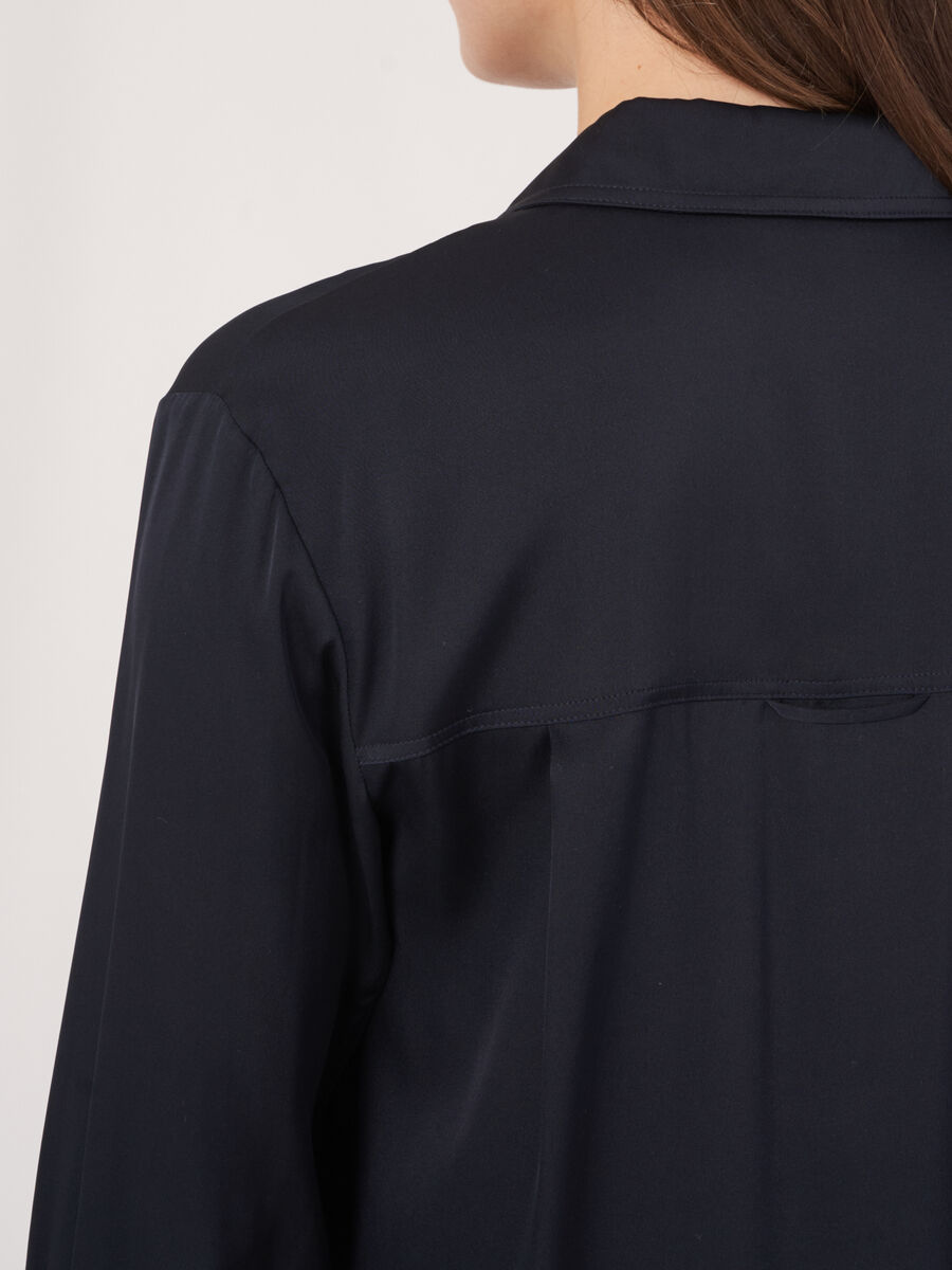 Silk shirt with side slits image number 110