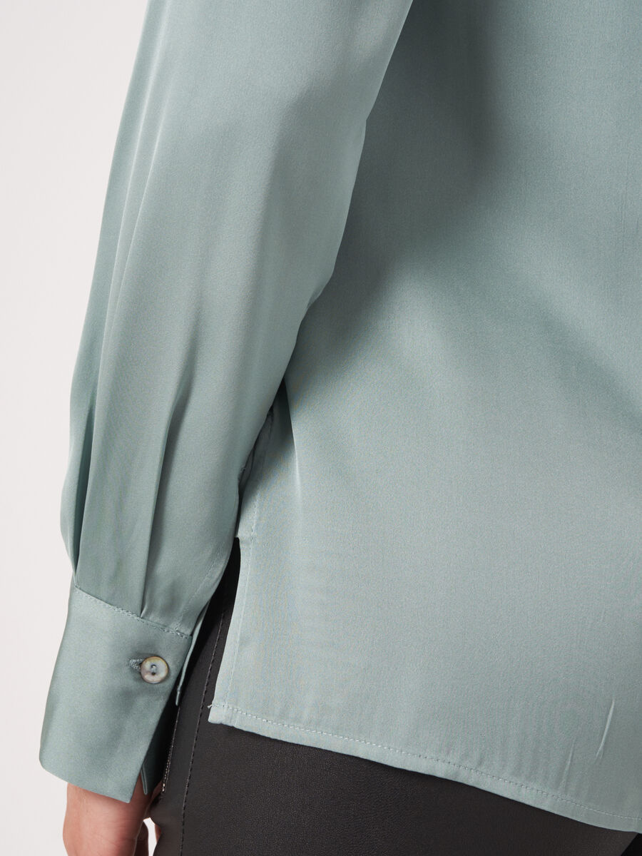 Silk shirt with side slits image number 84