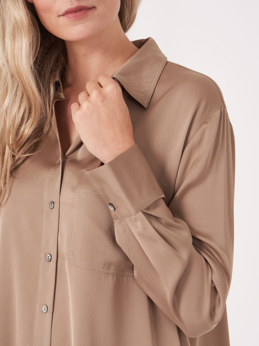 Silk shirt with side slits image number 96