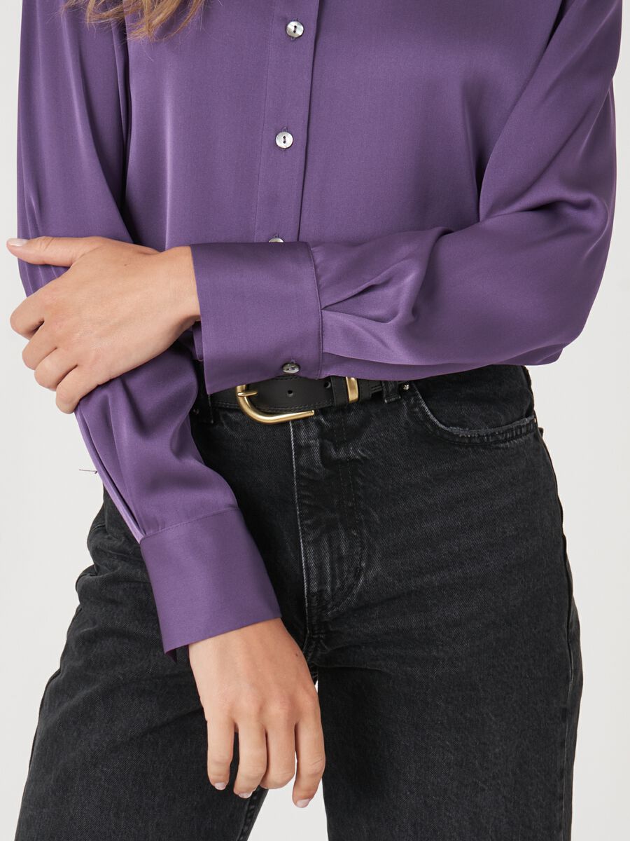 Seidenbluse mit Brusttasche und Seitenschlitzen image number 2