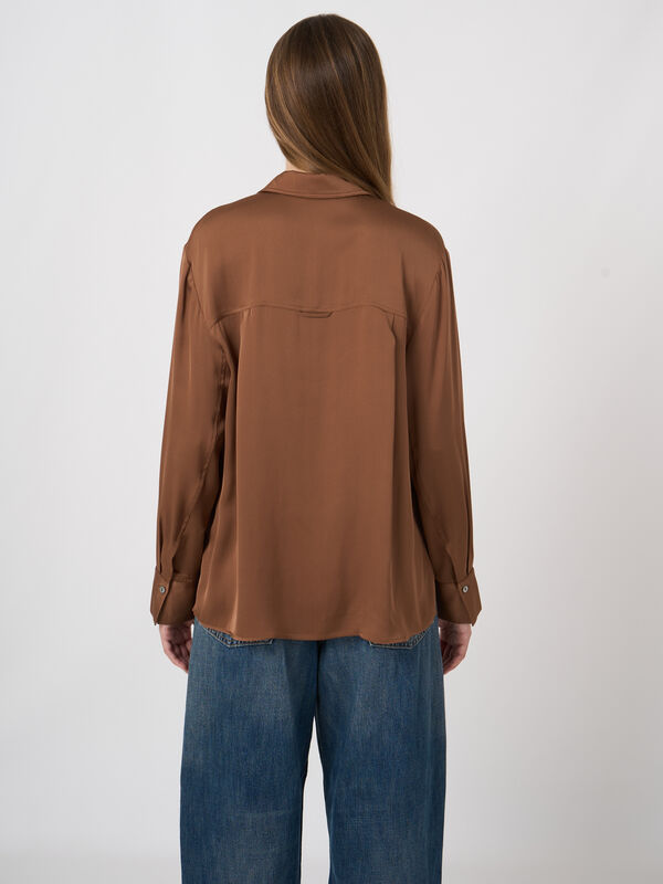 Stretchzijden blouse met zijsplitten image number 3