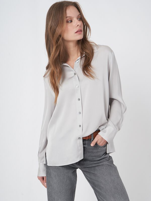 Chemise en soie femme — fentes côtés & élégance repeat image number 0