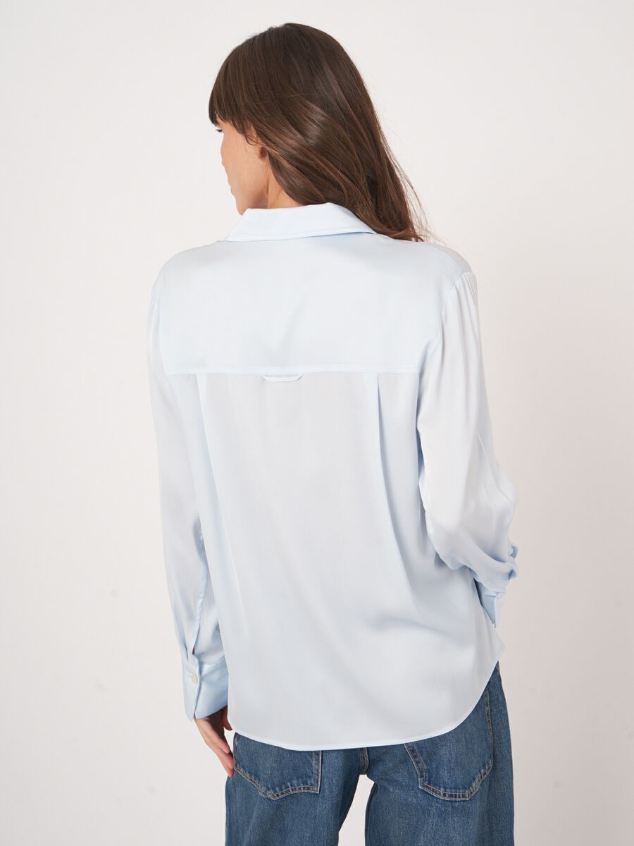 Luxe zijden blouse met zijsplitten image number 4