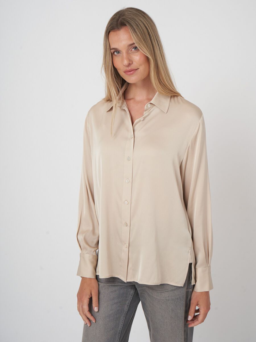 Luxe zijden blouse met zijsplitten image number 2