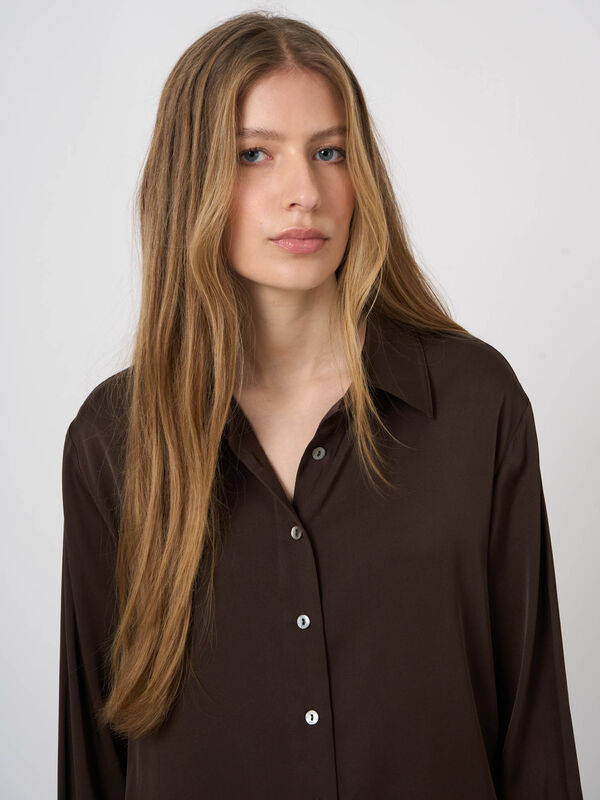 Stretchzijden blouse met zijsplitten image number 2
