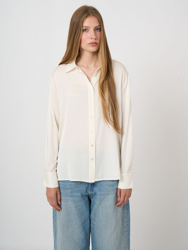 Stretch-Seidenbluse mit Seitenschlitzen image number 1