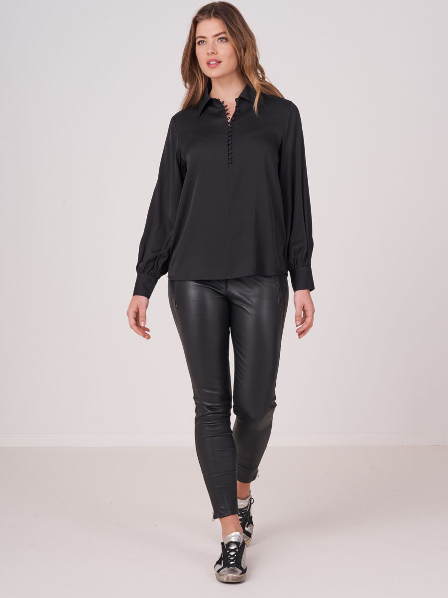 Zijden overhemd met knoopsluiting met gestoffeerde knopen image number 3