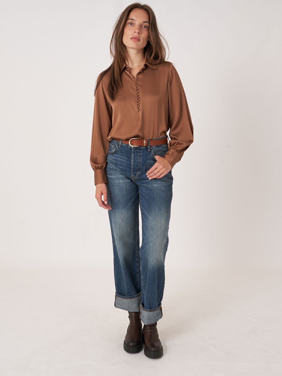 Zijden overhemd met knoopsluiting met gestoffeerde knopen image number 4