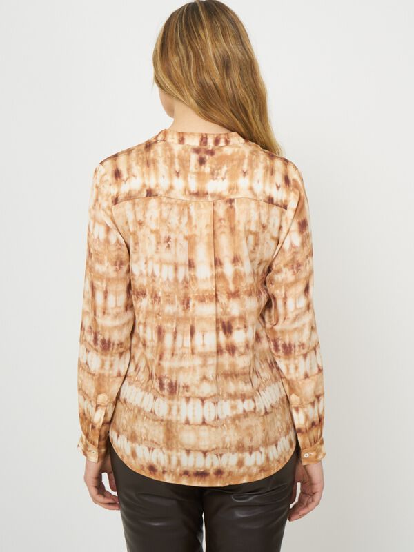Geknoopte zijden blouse met tie dye print image number 1